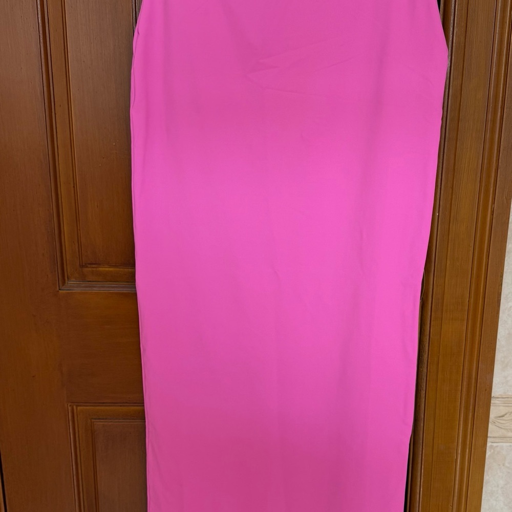 SKIMS PINK SKIRT